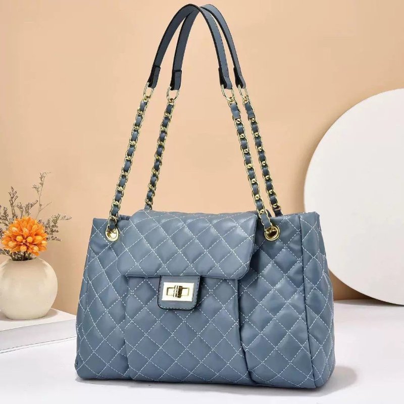 Women's Solid Color Simple Embroidery Thread Rhombus Large Capacity Chain Shoulder Messenger Bag $39.99 Dana Fashion Color: Blue Women's Bags Product information: Lining text: Polyester Color: cream-white, black, pink, khaki, yellow, blue Outer bag type: