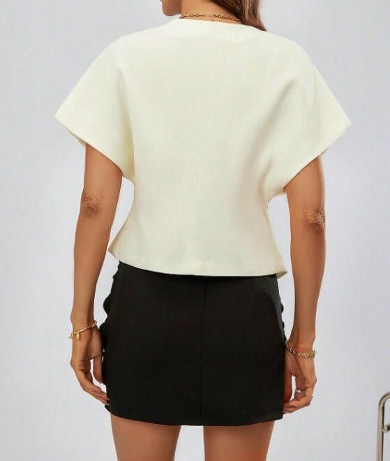 Women's Solid Color V-neck Basic Versatile Shirt $96.00 Dana Fashion Colour: Beige Size: L Women's clothing Quantity per package: 1 piece Sleeve Length: Short Sleeveless Season: summertime Style: casual Shape: fit Stretch: lightweight Care instructions: n