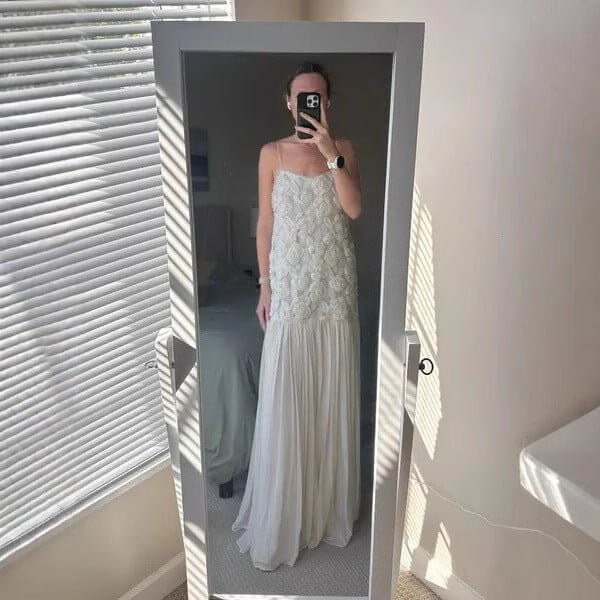 Women's Suspender Dress Three-dimensional Flowers $69.85 Dana Fashion Color: White Size: L Women's clothing Product information: Pattern: plants and flowers Color: White Waist type: high waist Size: S,M,L Combination form: Single piece Fabric name: Polyes