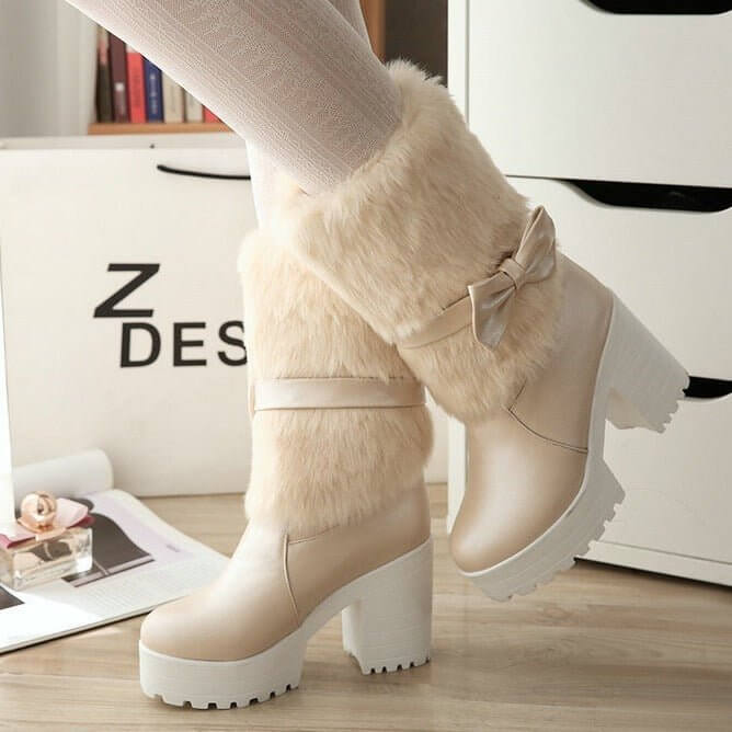 Women's Thick Heel Snow Sweet Bow Boots $78.90 Dana Fashion Color: Beige Size: 34 Women's shoes Product information: Pattern: solid color Color: white, beige, pink Heel height: high heel (6-8CM) Sock length: mid-calf Heel shape: chunky heel Size: 34,35,36