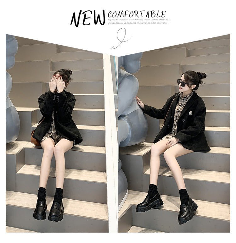 Women's Thick Heel Versatile Black Small Leather Shoes $43.33 Dana Fashion Color: Black Size: 35 One Size Larger Women's shoes Product information: Pattern: solid color Lining material: pvc Applicable sports: Universal Color: Black Upper height: low top H