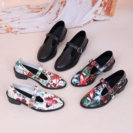Women's Vintage Mary Jane Leather Shoes $30.32 Dana Fashion Color: Black Flower Size: 35 Women's shoes Product information: Pattern: hand painted Lining material: pu Color: black, black and floral, white floral Heel height: low heel (1-3CM) Size: 35, 36,