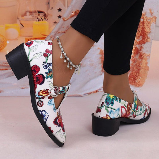 Women's Vintage Mary Jane Leather Shoes $30.32 Dana Fashion Color: White Flower Size: 35 Women's shoes Product information: Pattern: hand painted Lining material: pu Color: black, black and floral, white floral Heel height: low heel (1-3CM) Size: 35, 36,