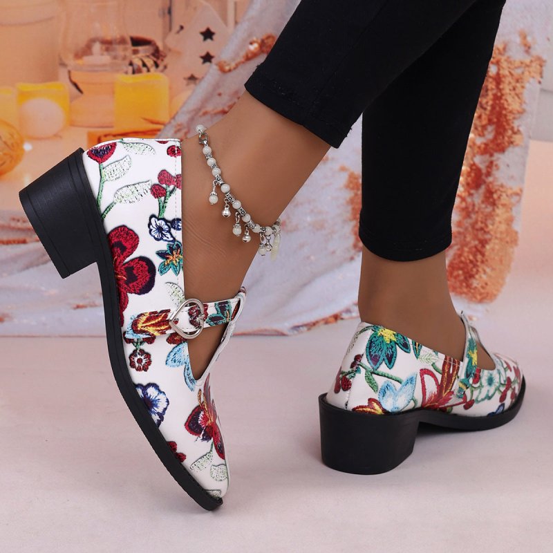 Women's Vintage Mary Jane Leather Shoes $30.32 Dana Fashion Color: White Flower Size: 35 Women's shoes Product information: Pattern: hand painted Lining material: pu Color: black, black and floral, white floral Heel height: low heel (1-3CM) Size: 35, 36,