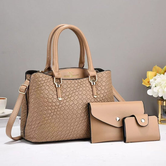 Woven Texture Three-piece Set Large Capacity One Shoulder Combination Bags $55.66 Dana Fashion Color: Khaki Women's Bags Product information: Lining texture: polyester cotton Applicable scenarios: Daily matching Color: Black, coffee, khaki khaki, pink, bl