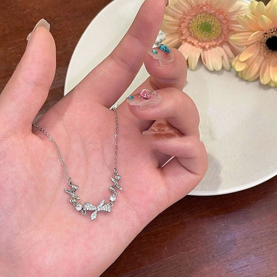 Zircon Bow Pull Adjustable Bracelet $7.50 Dana Fashion Color: Silver Bracelet Women's Accessories Product information: Color: zircon butterfly silver bracelet, 9*9 packing box Applicable people: women Style: Women's Material: Alloy Shape: Bow Popular elem