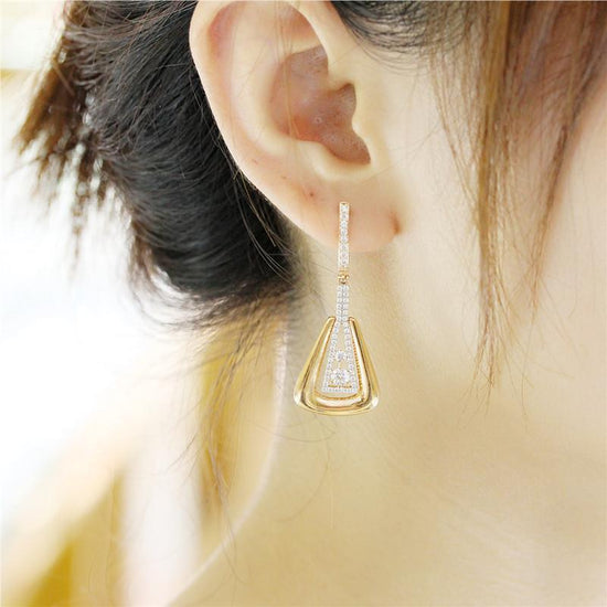 Zircon Earrings Rose Gold Plated All-match Simple $19.50 Dana Fashion Color: Rose Gold Women's Accessories Product information: Color: zircon earrings (rose gold pair) Applicable population: Female Material: Copper Popular elements: round and oval Packing