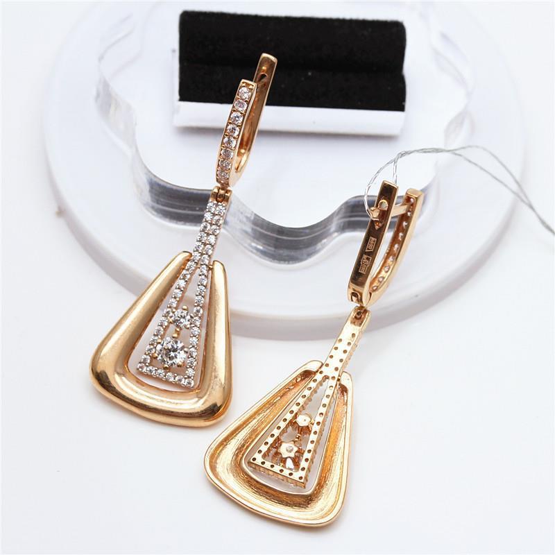 Zircon Earrings Rose Gold Plated All-match Simple $19.50 Dana Fashion Color: Rose Gold Women's Accessories Product information: Color: zircon earrings (rose gold pair) Applicable population: Female Material: Copper Popular elements: round and oval Packing