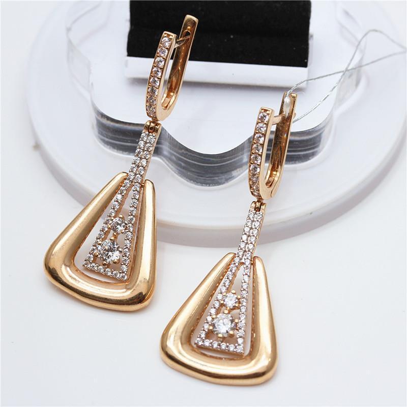 Zircon Earrings Rose Gold Plated All-match Simple $19.50 Dana Fashion Color: Rose Gold Women's Accessories Product information: Color: zircon earrings (rose gold pair) Applicable population: Female Material: Copper Popular elements: round and oval Packing